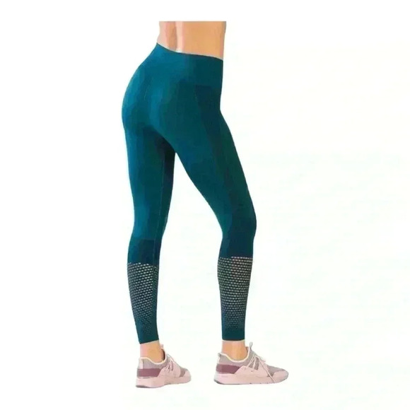 Fabletics NWT Seamless High-Waisted Mesh Leggings Teal Fjord Athletic Pants S - Picture 3 of 10